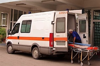 Платная скорая помощь для транспортировки лежачих больных в городскую больницу Перевозка больных в больницу